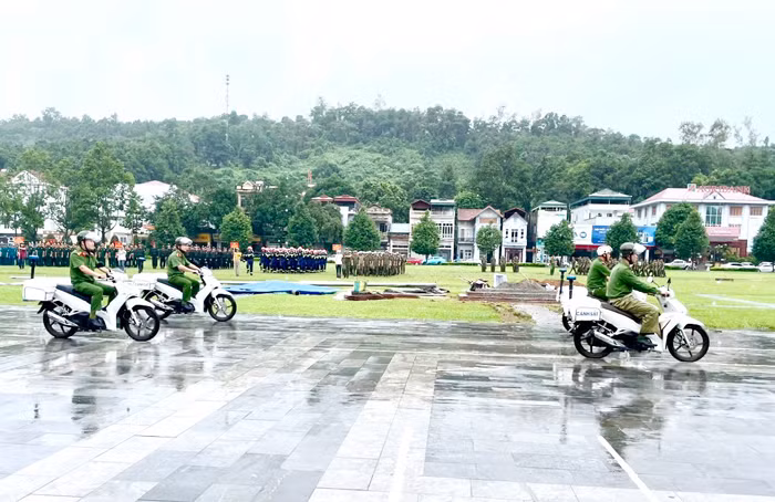 Đoàn công tác của Bộ Công an kiểm tra công tác chuẩn bị Lễ ra mắt Lực lượng tham gia bảo vệ ANTT ở cơ sở tại huyện Bát Xát, tỉnh Lào Cai -0