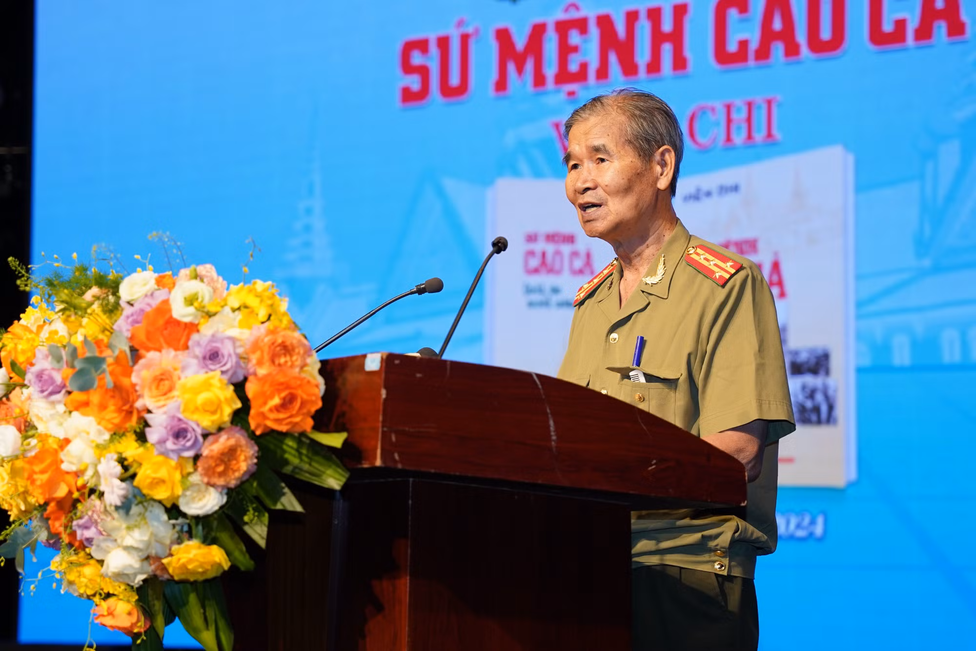Cuốn sách “Sứ mệnh cao cả” (Hồi ức mười năm): Tài liệu quý về lực lượng CAND trên đất bạn Campuchia -0