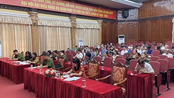 Nâng cao nhận thức và kỹ năng về chuyển đổi số và triển khai Đề án 06