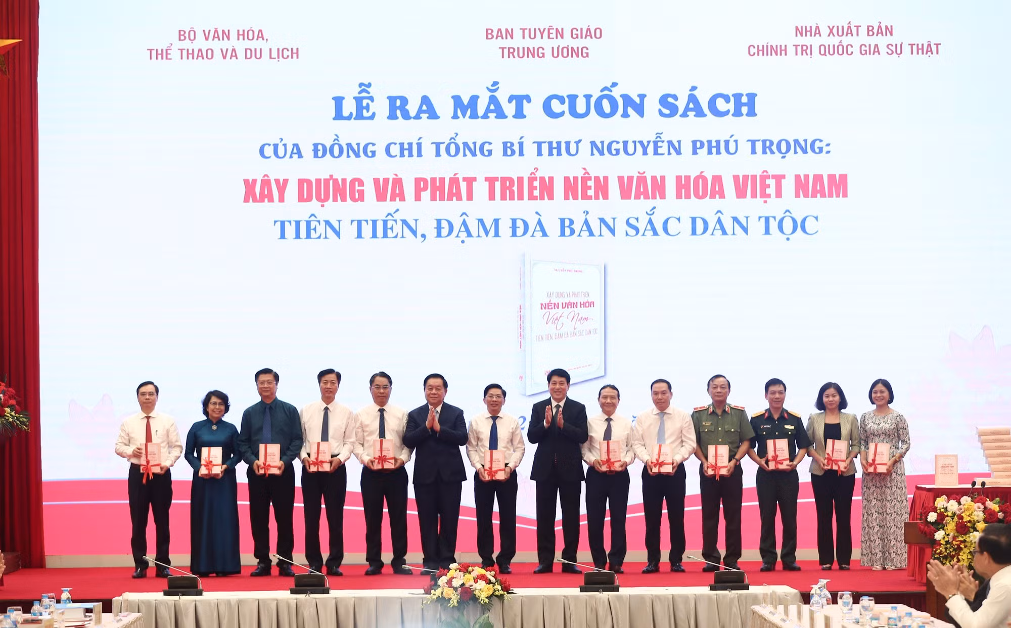 Ra mắt cuốn sách “Xây dựng và phát triển nền văn hóa Việt Nam tiên tiến, đậm đà bản sắc dân tộc” của Tổng Bí thư Nguyễn Phú Trọng -0