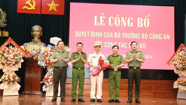 Công bố quyết định bổ nhiệm Giám đốc Công an tỉnh Hà Tĩnh