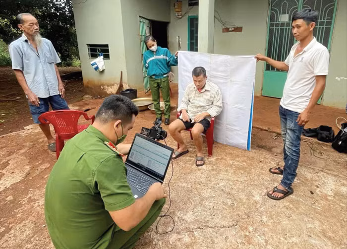 Trang 37 ĐB: Nữ cán bộ Công an xã, người con thân yêu của đồng bào S’tiêng -0