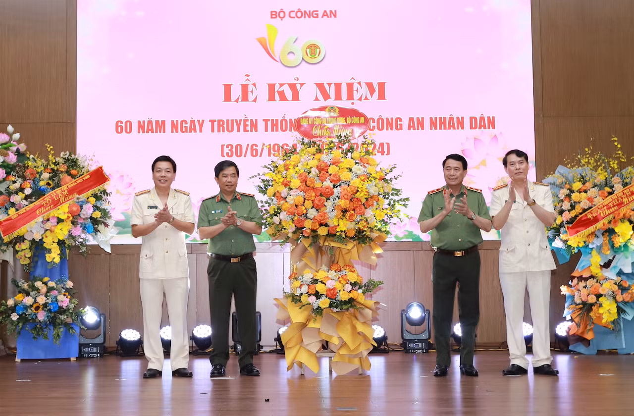 Kỷ niệm 60 năm Ngày truyền thống Tạp chí Công an nhân dân -0