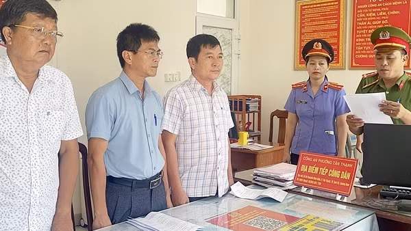 Bắt Giám đốc và 2 Phó Giám đốc Trung tâm đào tạo lái xe ôtô tại Quảng Nam