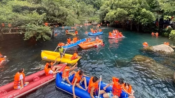 Thừa Thiên-Huế đón 47.000 lượt khách dịp Tết Nguyên đán ảnh 2