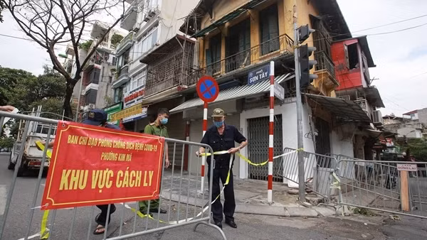 “Vượt nắng, thắng mưa”, bám chốt chống dịch ảnh 2