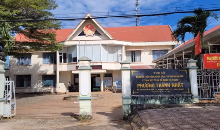 Buôn lỏng công tác quản lý đất đai, nữ Chủ tịch phường bị đình chỉ công tác -0