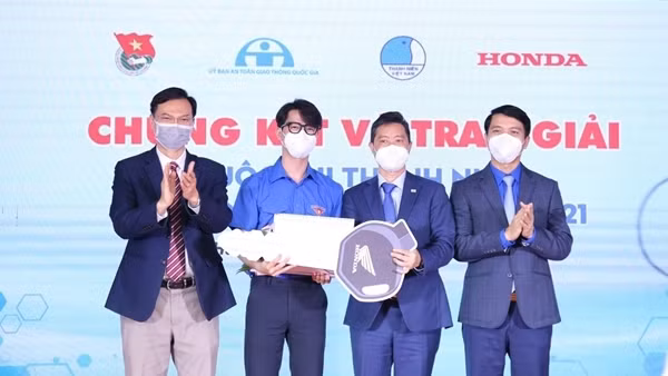 Luật Trật tự an toàn giao thông đường bộ góp phần xây dựng văn hoá giao thông ảnh 2