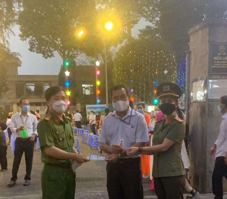 “Quà” Giáng sinh của Công an TP Thủ Đức -0