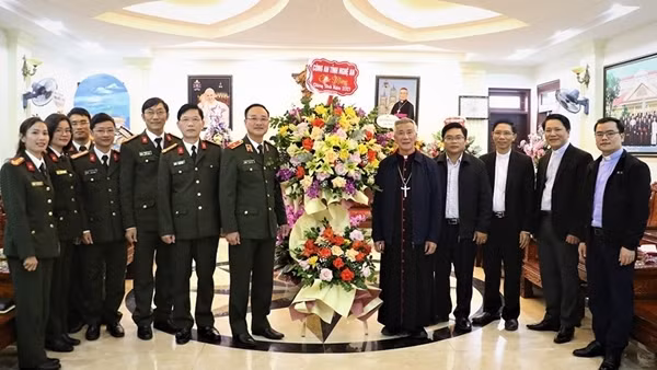 Công an TP Cần Thơ chúc mừng Giáng sinh năm 2021 ảnh 6