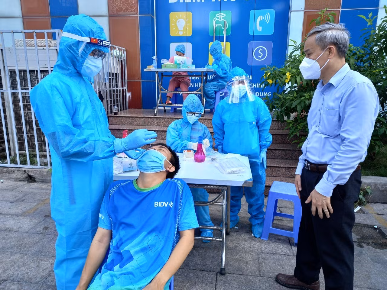 Hôm nay, cả nước có 9.839 ca nhiễm COVID-19, Lâm Đồng bắt đầu cách ly y tế F1 tại nhà -0