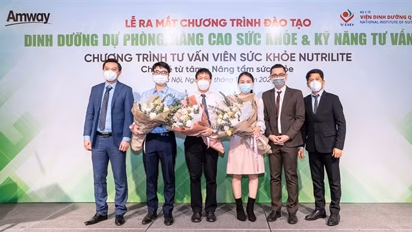 Nutrilite cùng Hội chữ thập đỏ TP Hồ Chí minh khám bệnh miễn phí cho dân ảnh 5