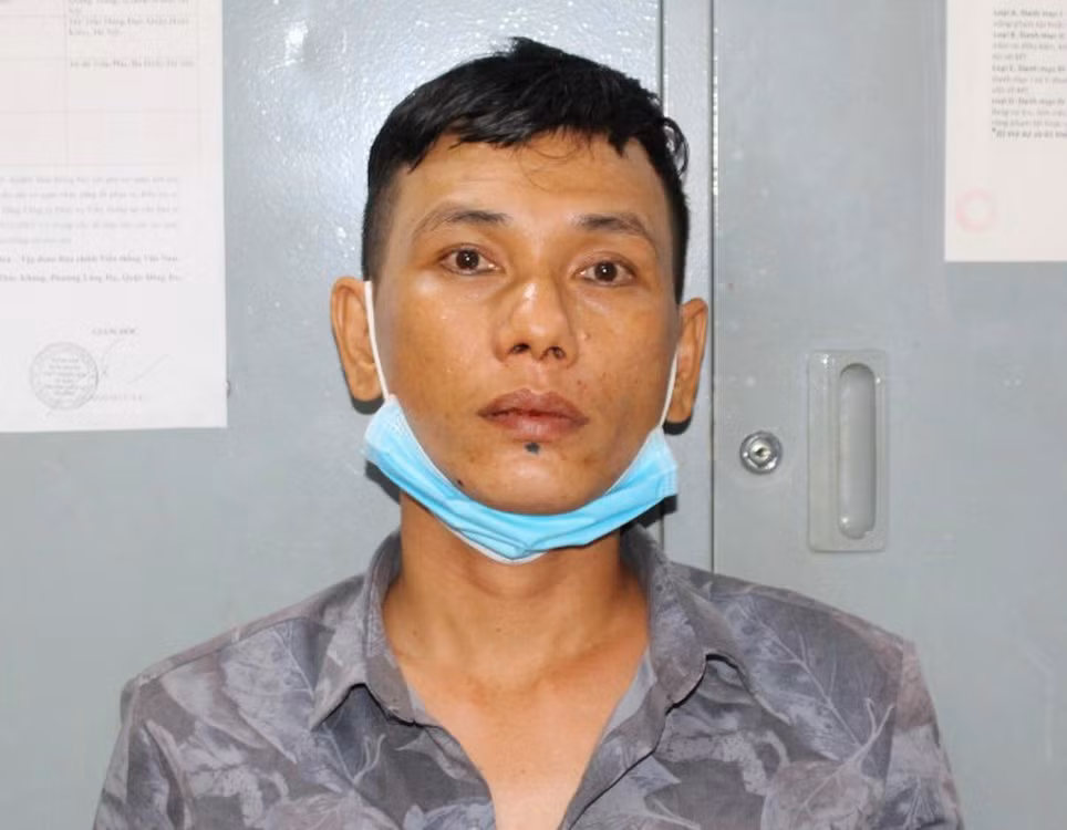 Mang ma túy ra công viên thì bị bắt quả tang -0