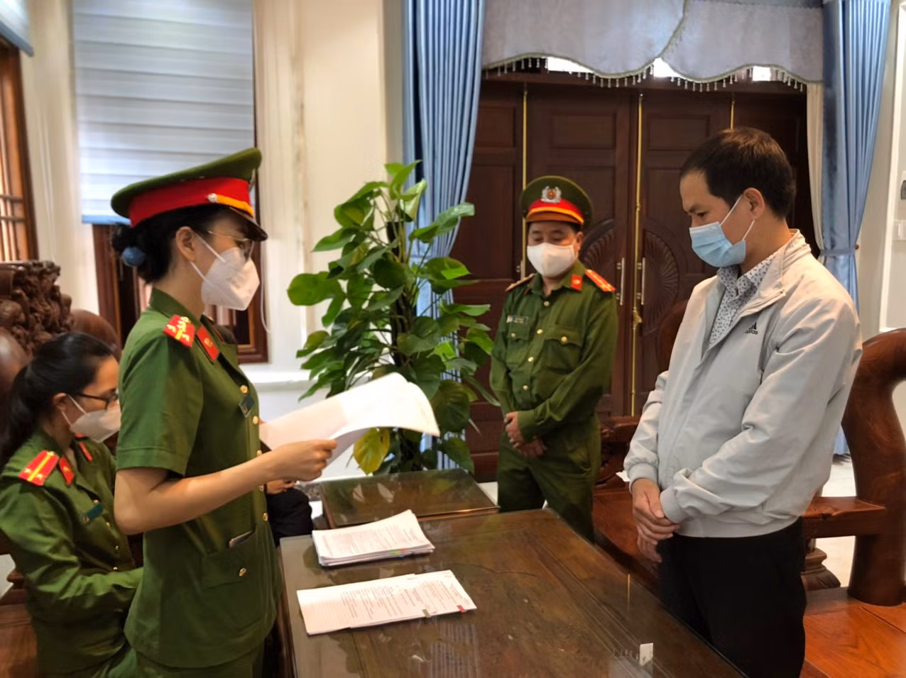 Công an TP.Quảng Ngãi: Bắt tạm giam đối tượng về hành vi “Lợi dụng chức vụ, quyền hạn trong khi thi hành công vụ” -0