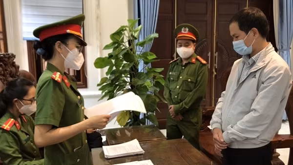 Một cán bộ địa chính bị khởi tố vì “ăn tiền” của dân ảnh 2