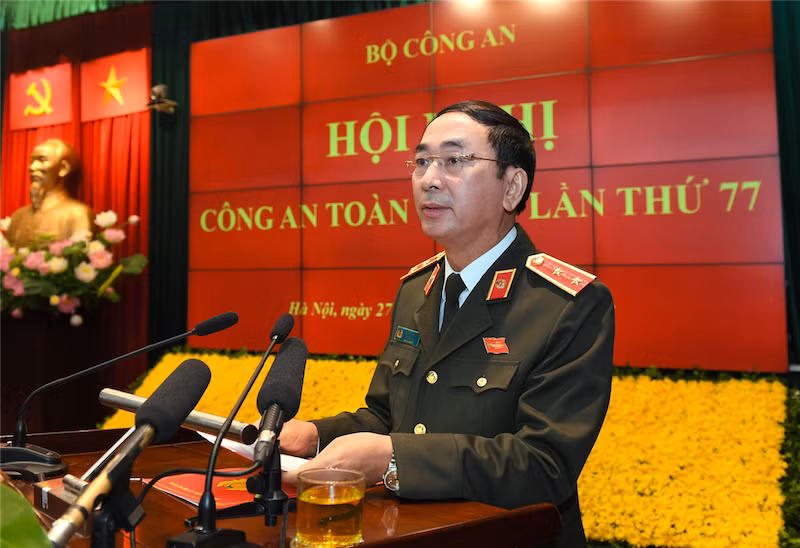 Lực lượng Công an hy sinh thầm lặng, bảo đảm ANTT, giúp dân trong đại dịch -0
