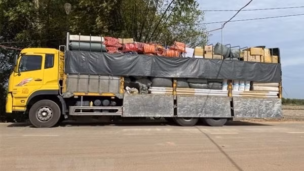 Xe tải vận chuyển trái phép 200.000 USD