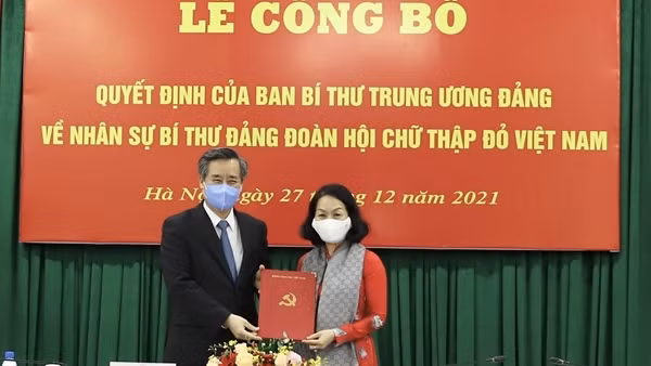 Đồng chí Bùi Thị Hòa giữ chức Bí thư Đảng đoàn Hội Chữ thập đỏ Việt Nam