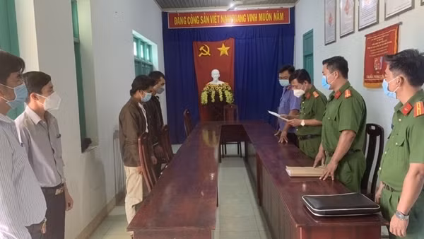 Đôi vợ chồng đóng giả khách hàng gây ra 18 vụ trộm ảnh 2