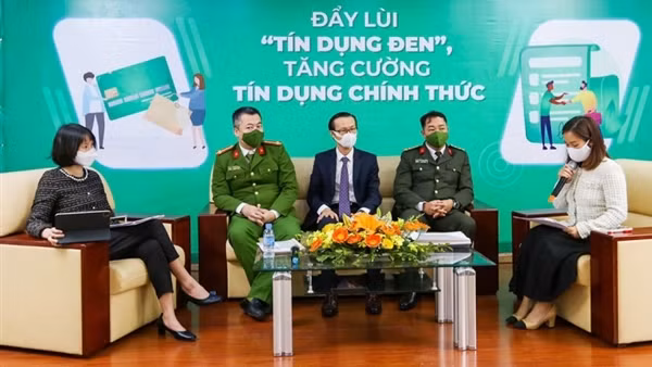 Kiên quyết chặn đứng các băng nhóm “tín dụng đen” sử dụng vũ khí “nóng” ảnh 2