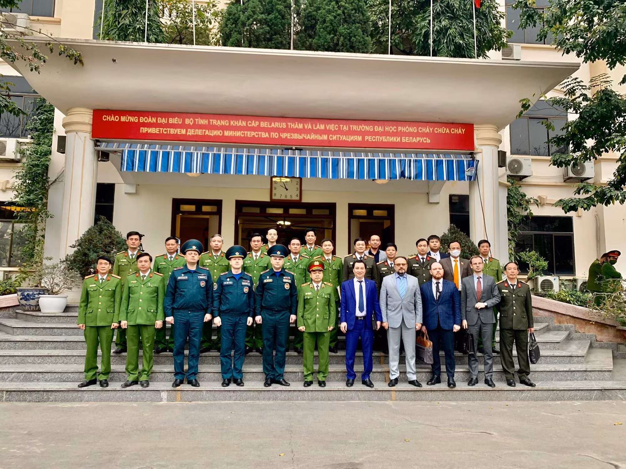 Đoàn công tác Bộ Tình trạng khẩn cấp Belarus thăm và làm việc tại Trường Đại học PCCC -0