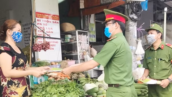 Nhân rộng các mô hình “Dân vận khéo” trên các lĩnh vực công tác Công an ảnh 5