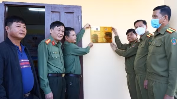 Những ngôi nhà góp phần tô thắm tình đoàn kết hữu nghị Việt – Lào ảnh 2