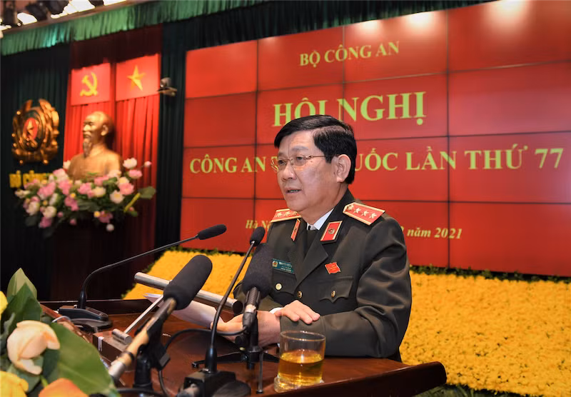 Lực lượng Công an hy sinh thầm lặng, bảo đảm ANTT, giúp dân trong đại dịch -0