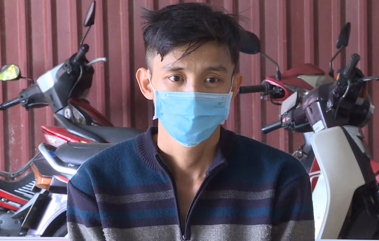 Tạm giữ nam thanh niên đâm chết hai người -0