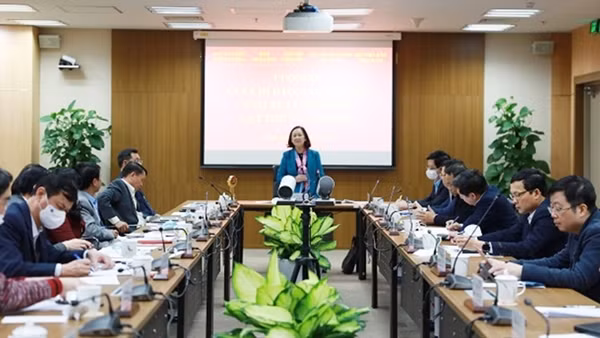 Tỉnh ủy Phú Yên trao giải báo chí Búa liềm vàng năm 2021 ảnh 2