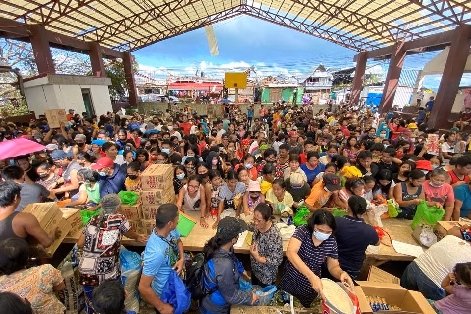 Người dân Philippines khốn khổ sau siêu bão Rai -0