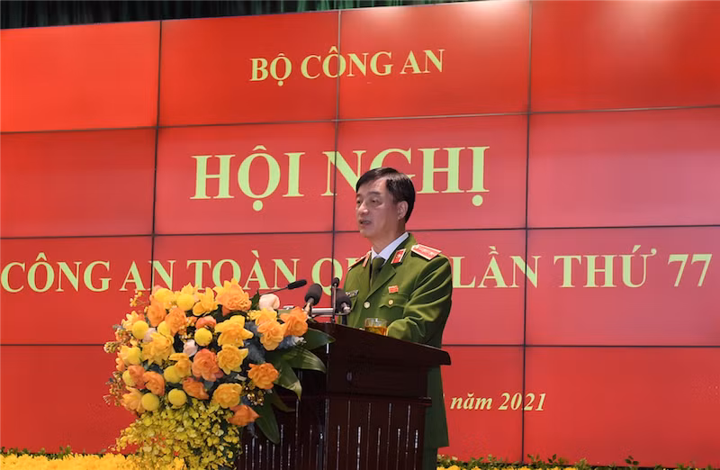 Lực lượng Công an hy sinh thầm lặng, bảo đảm ANTT, giúp dân trong đại dịch -0