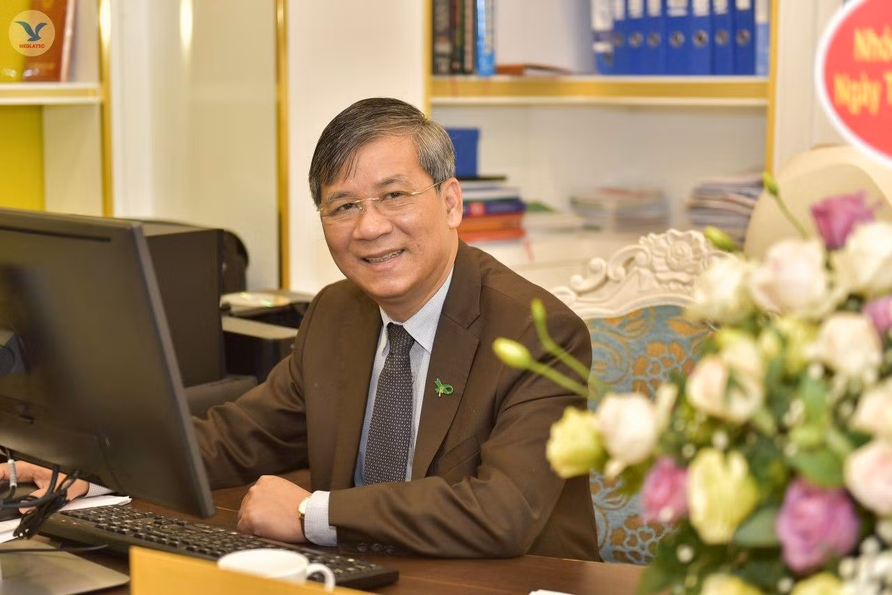anh 1-gs tri.jpg -0