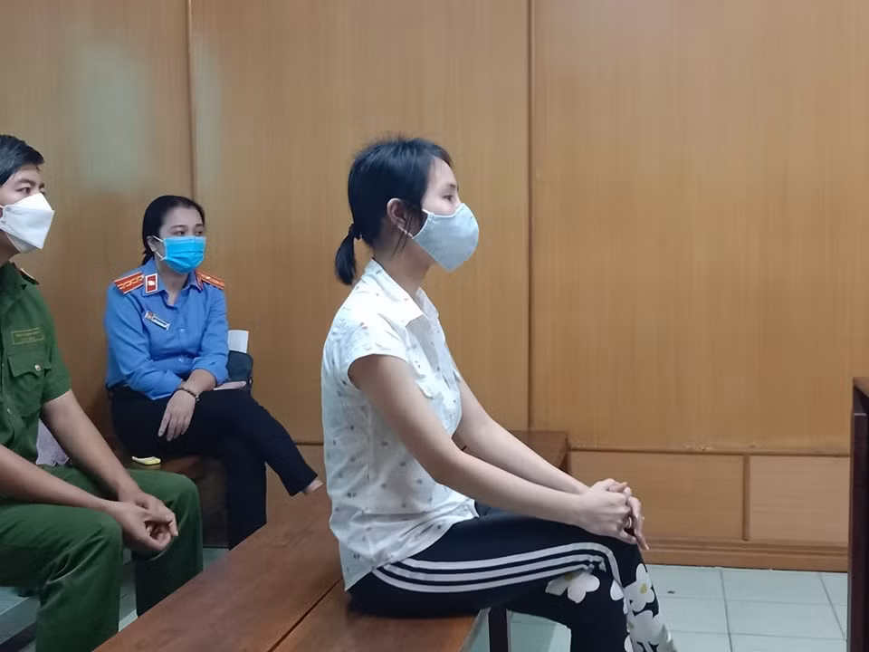 Đi tù vì một giấc mơ -0