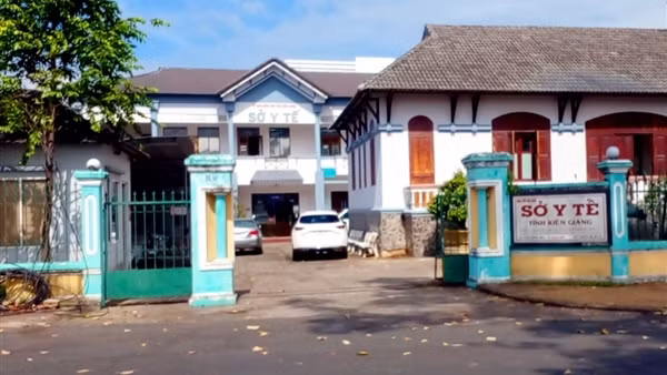 Kiên Giang rà soát hợp đồng giữa Sở Y tế và Công ty Việt Á