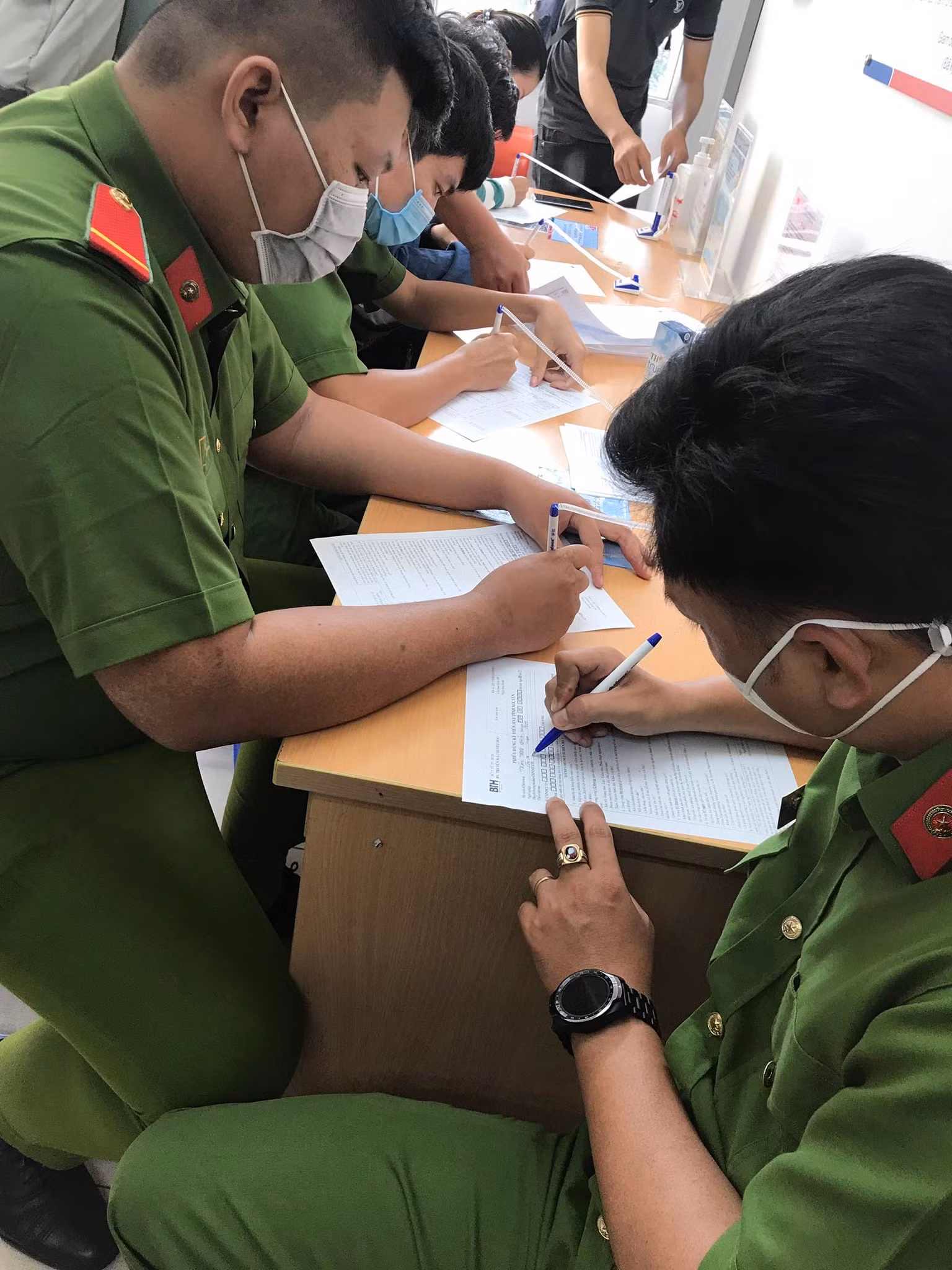 Tuổi trẻ Công an TP Hồ Chí Minh hiến máu khẩn cấp, cứu sống bệnh nhân ung thư máu -1