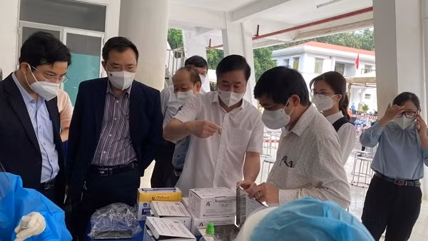 Tây Ninh giảm kỷ lục từ 900 ca xuống gần 300 ca nhiễm COVID-19 ảnh 2