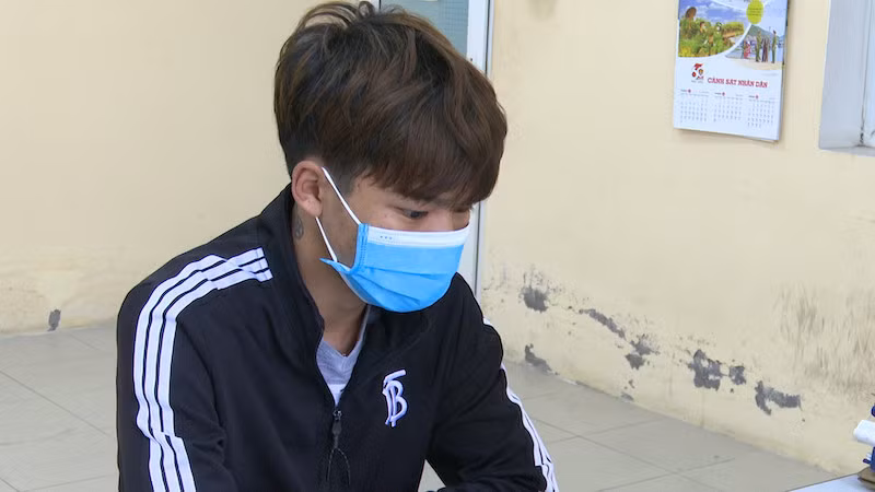 Khởi tố đối tượng đăng ảnh, video khỏa thân, ép bạn gái cũ phải nối lại tình cảm -0