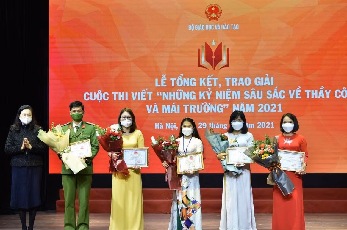 Cán bộ Trường cao đẳng Cảnh sát nhân dân I đạt giải khuyến khích cuộc thi viết về thầy cô và mái trường -0