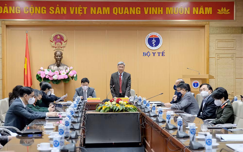 Tỷ lệ tiêm vaccine ở Viêt Nam cao, nhưng không để bỏ sót nhóm nguy cơ cao khi mắc COVID-19 -0