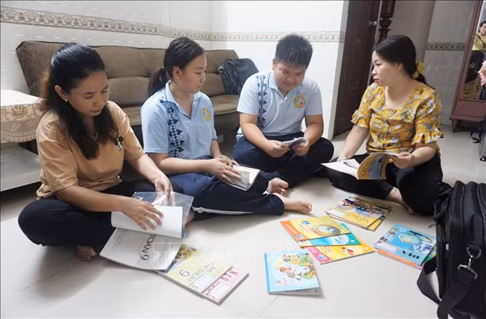Chung tay tiếp sức cho học sinh mồ côi do dịch COVID-19 đến trường -0