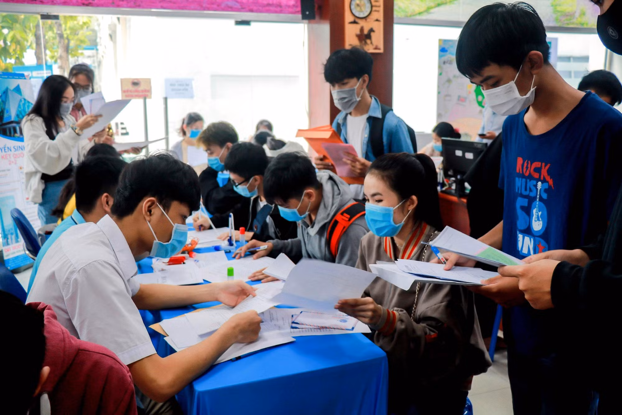 Hà Nội giảm 50% học phí năm học 2022-2023 vào khoảng 1.30 tỷ đồng -0