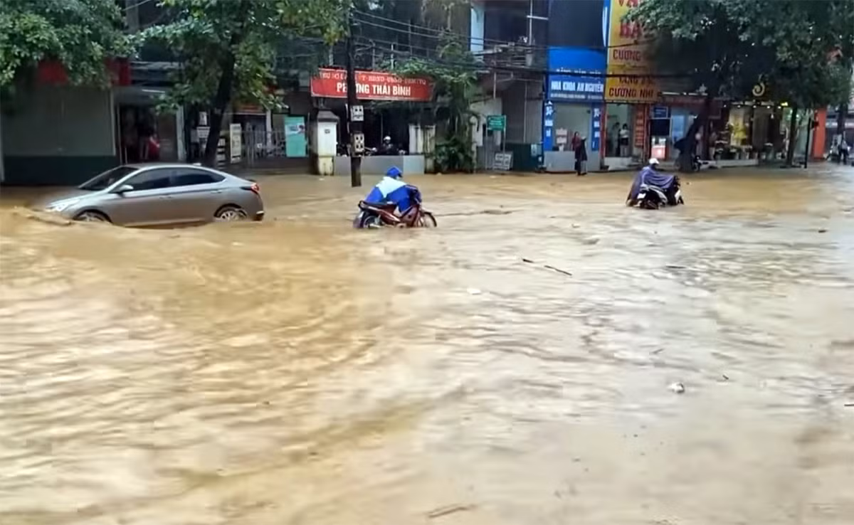 Mưa giông khắp miền Bắc và Bắc Trung Bộ -0