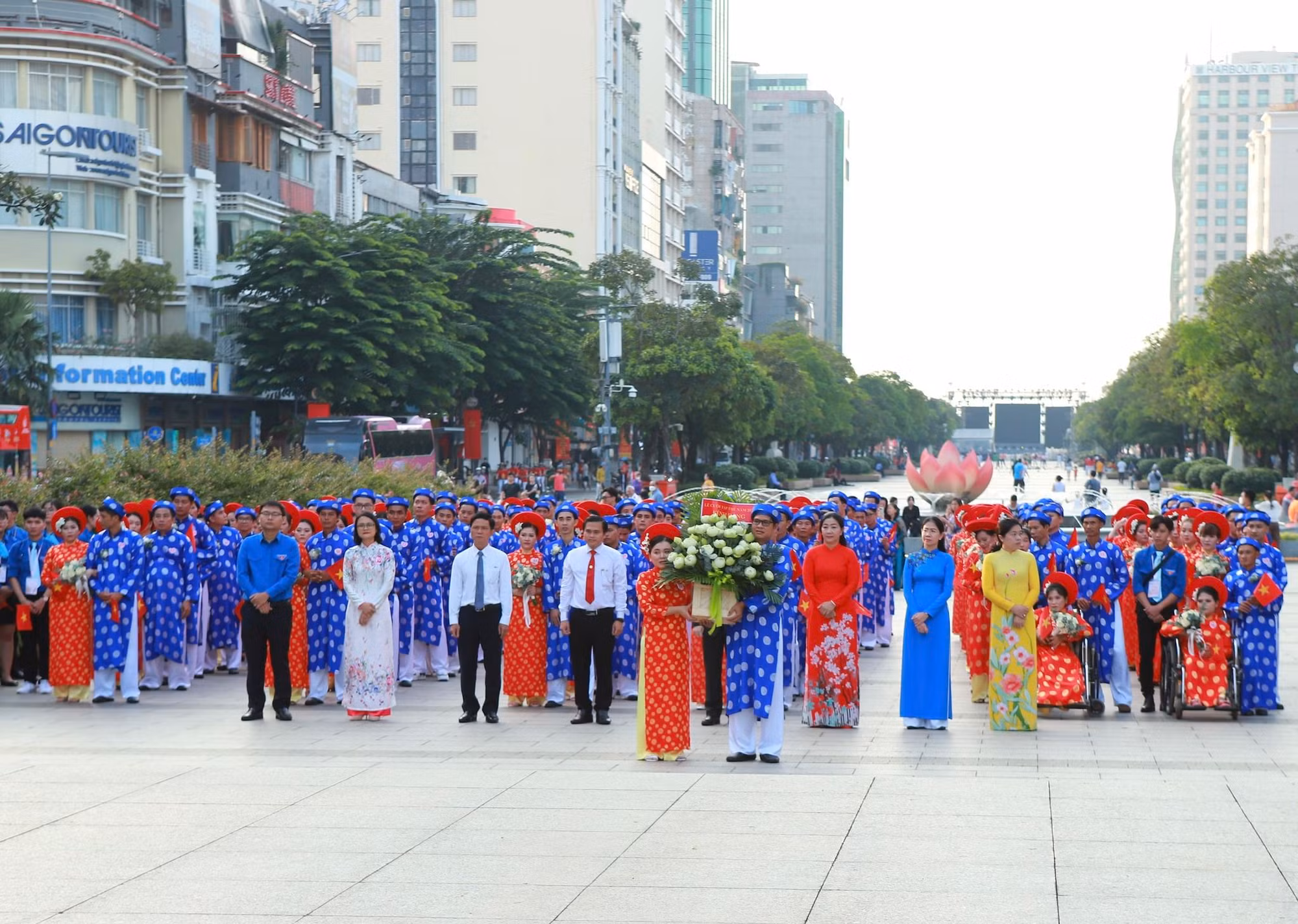 Lễ cưới tập thể cho 100 đôi thanh niên công nhân -0