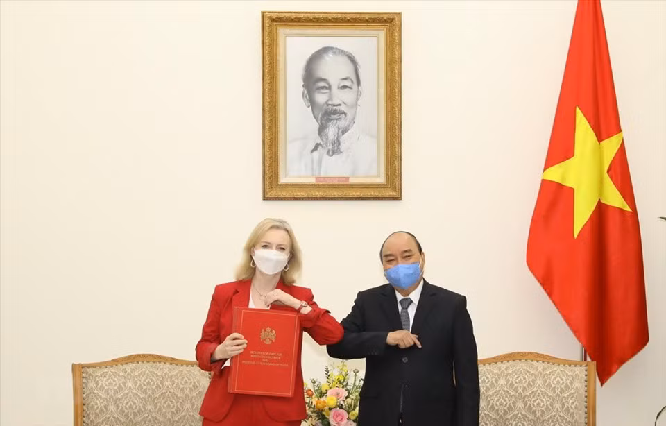 Những sự thật chưa biết về tân nữ Thủ tướng Anh -0