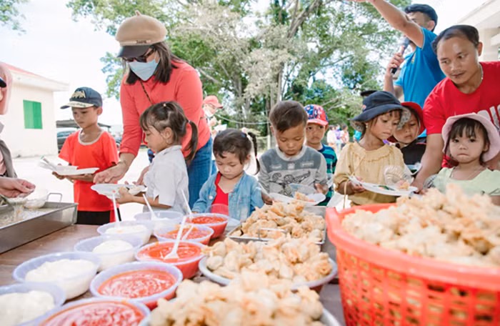 Ngày hội tựu trường ở Trà Cang -1