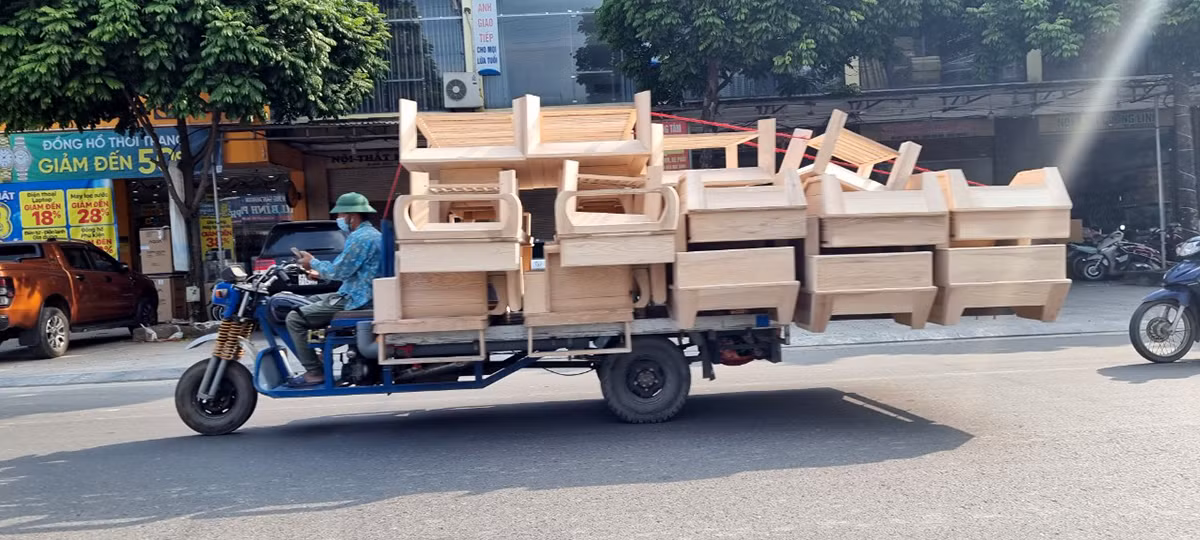 Về Thất (Hà Nội) xem xe ba gác tự chế “làm xiếc” trên đường -0
