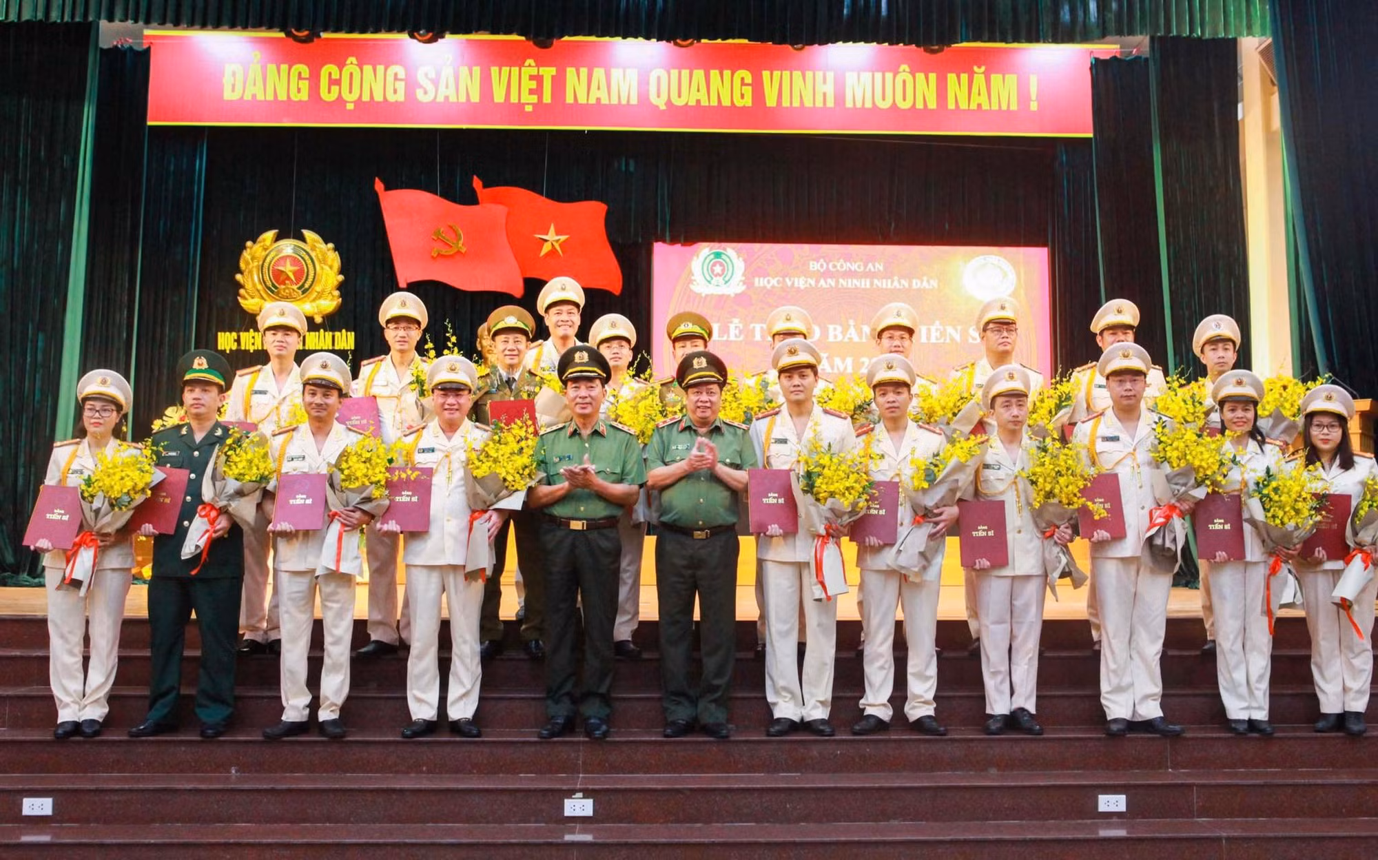 Học viện ANND trao bằng tiến sĩ năm 2022 -0