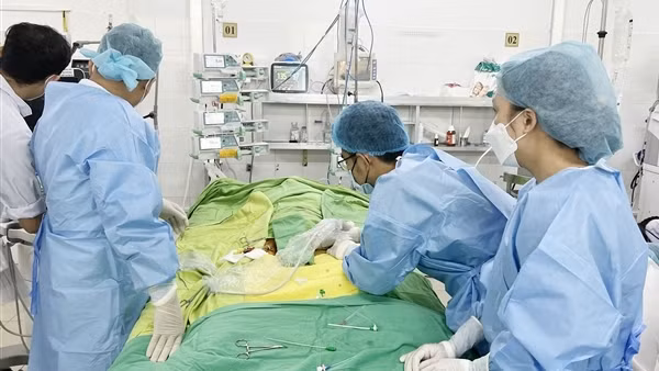 Cứu sống bệnh nhân ngừng tim, ngừng thở bằng kỹ thuật hiện đại nhất