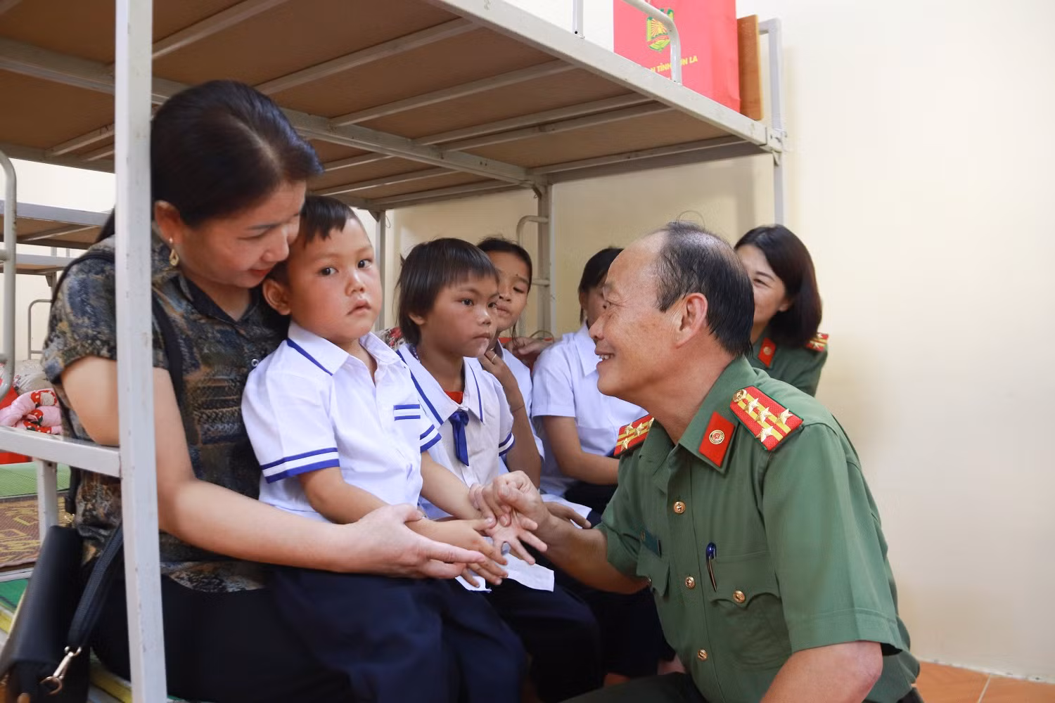 “Chắp cánh ước mơ” cho trẻ em vùng cao Sơn La -0